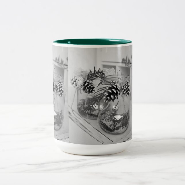 CHRISTMAS DECOR COFFEE AND TEA MUG (Center)