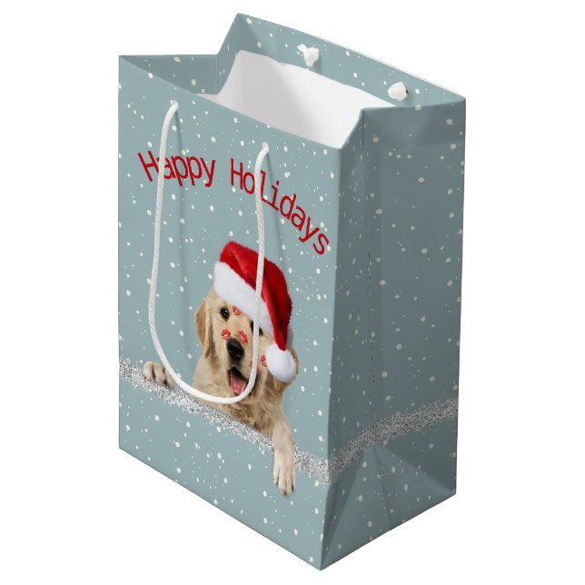 Christmas Golden Retriever With Lipstick Kisses Me Medium Gift Bag (Front Angled)