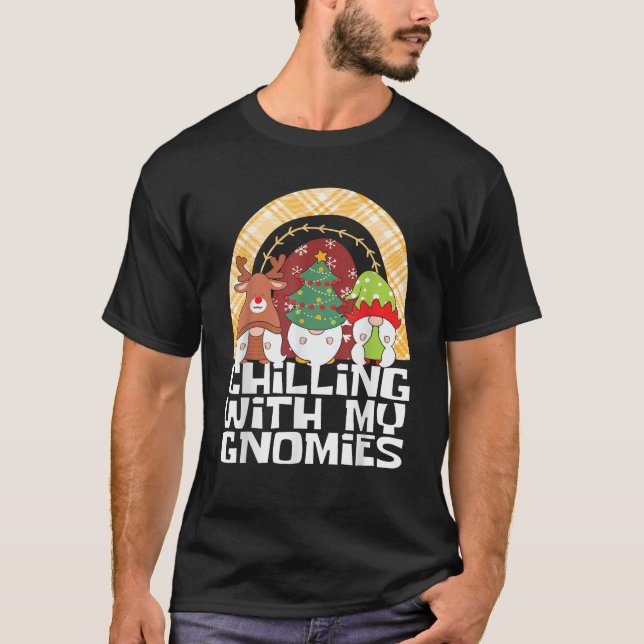 CHRISTMAS HANGING WITH MY GNOMIES Gnomes Xmas Paja T-Shirt (Front)