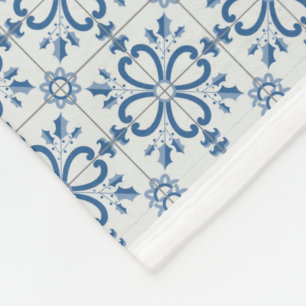 Christmas holly leaves and flowers petals tiles fleece blanket