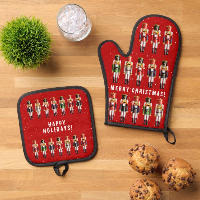 Christmas Nutcrackers Toy Soldiers Oven Mitt & Pot Holder Set (Top Down)