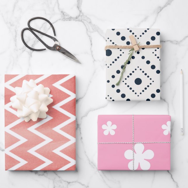 Christmas plaid coordinating wrapping paper sheet (Front)