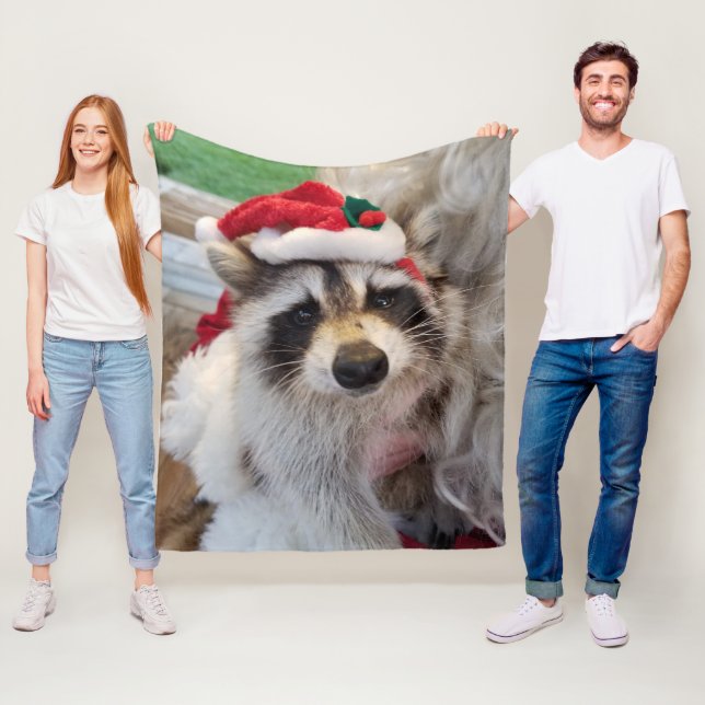 CHRISTMAS RACOON FLEECE BLANKET (In Situ)