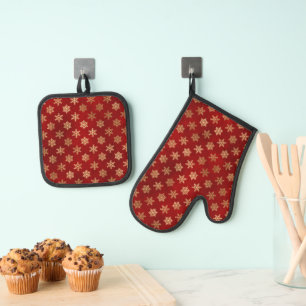 Christmas Red Gold Snowflakes Illustration Oven Mitt & Pot Holder Set