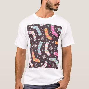 Christmas socks and snowflakes: vintage pattern T-Shirt