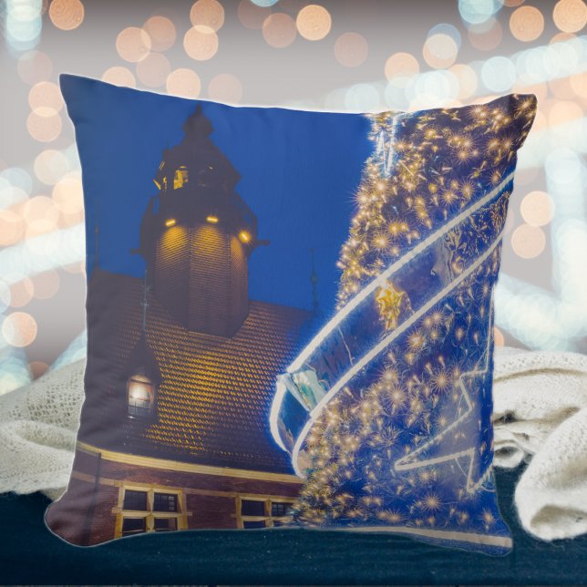 Christmas tree cushion (Creator Uploaded)