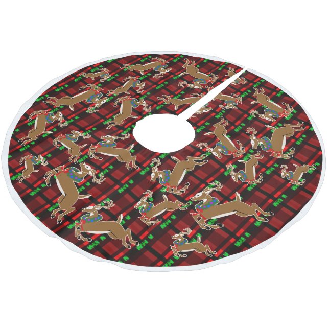 Christmas Tree skirt Jumping Reindeer on Plaid bkg (Angled)