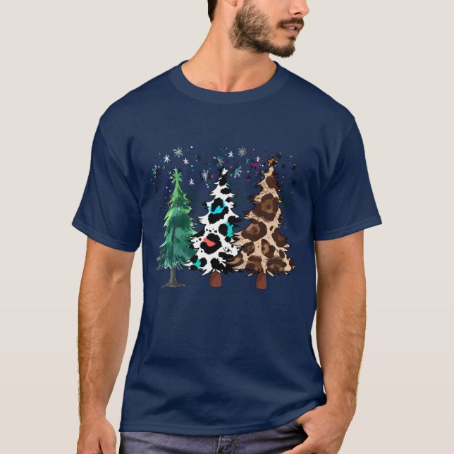 Christmas trees Leopard Christmasrees Winter famil T-Shirt (Front)