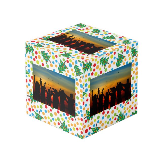 Christmas trees pattern cube (Front Angled)
