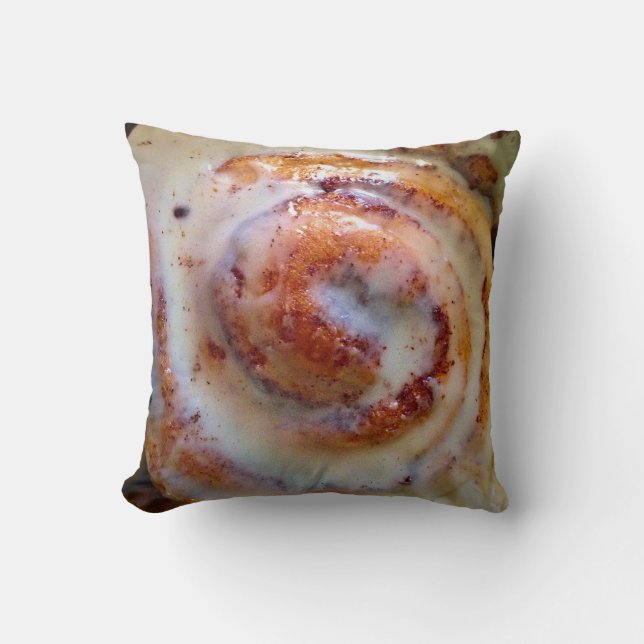 Cinnamon roll pillow (Front)