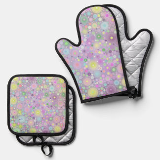 Circles of life oven mitt & pot holder set