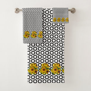 Circles With Clusters Of Black-Eyed Susans Bath Towel Set