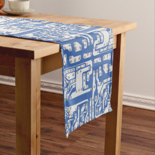 Circuit board pattern short table runner