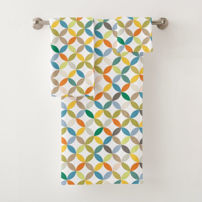 Circular quartered pattern warm tone colours  bath towel set (Insitu)