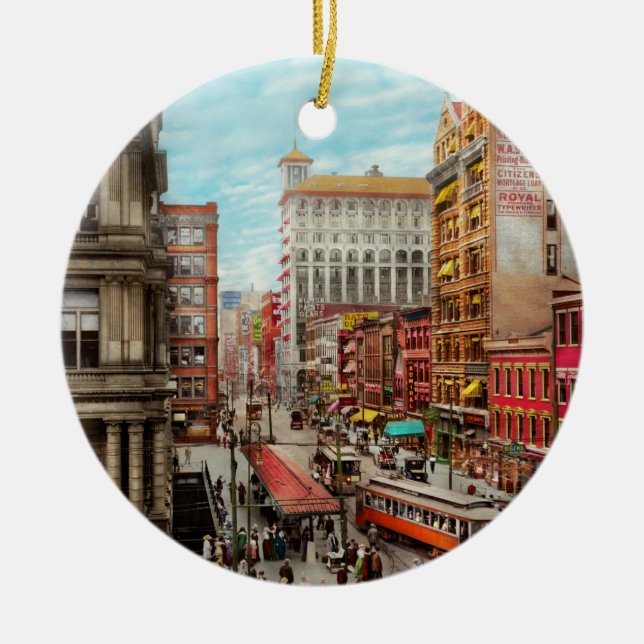 City - Cincinnati, OH - Queen city 1915 Ceramic Tree Decoration (Front)