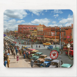 City - Gadsden, AL- Christmas shopping crowds 1941 Mouse Mat