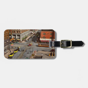 City - Iowa - Des Moines - Walnut & Fourth 1940 Luggage Tag