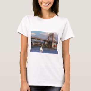 City - NY - Sailing under the Brooklyn Bridge T-Shirt