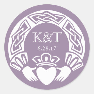 Claddagh Initials - Lilac Classic Round Sticker