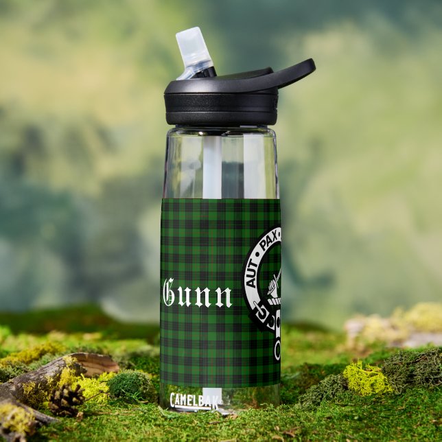 Clan Gunn Crest Badge & Tartan  Water Bottle (Outdoor)