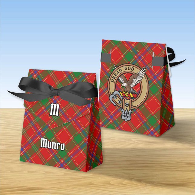Clan Munro Crest over Tartan Favour Box (Creator Uploaded)