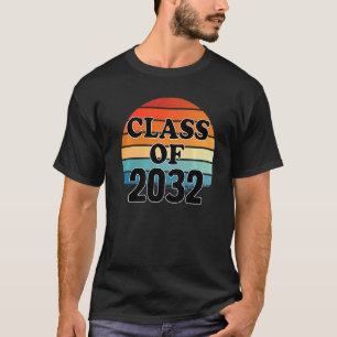 Class Of 2032 Senior Graduate Retro Graduation T-Shirt