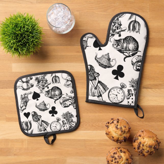  Classic Alice in Wonderland Characters: Original  Oven Mitt & Pot Holder Set (Top Down)