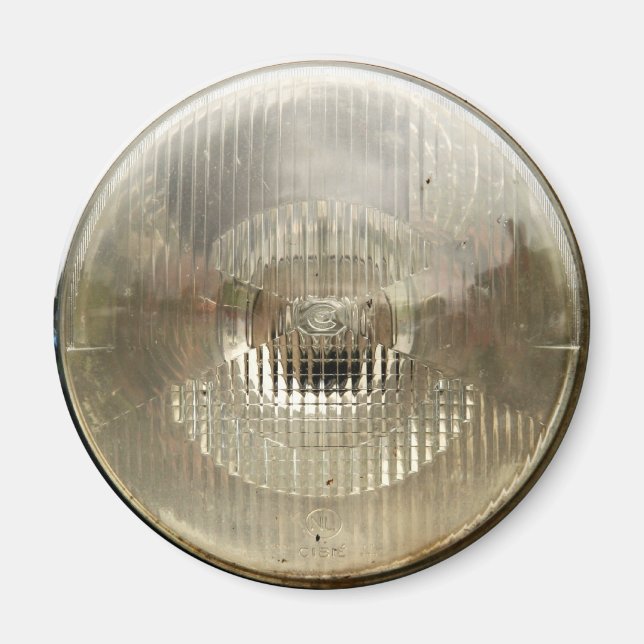 Classic car headlamp with round clear glass lens magnet (Front)