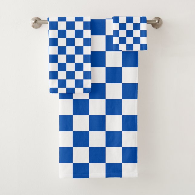 Classic cobalt blue chequerboard bath towel set (Insitu)