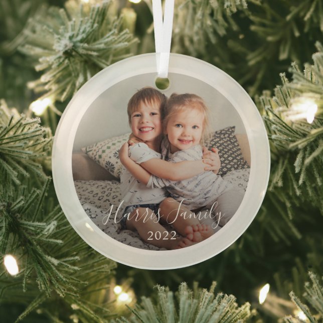 Classic Family Photo Keepsake Christmas Ornament (Insitu)
