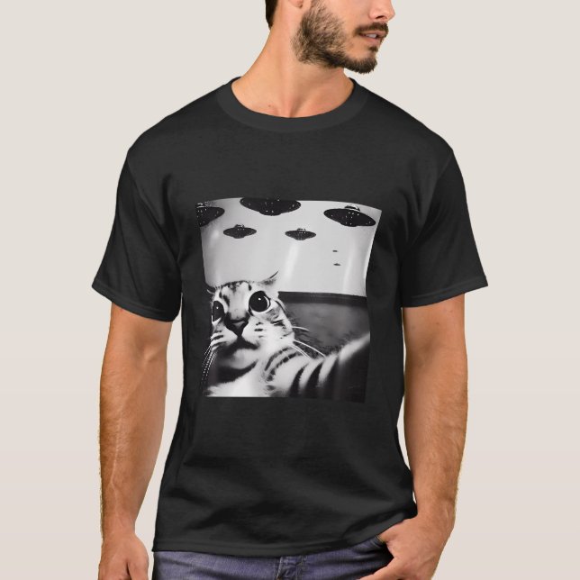 Classic Funny Alien Cat Ufo T-Shirt (Front)