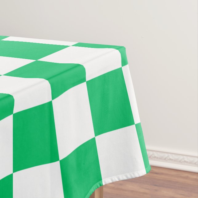 Classic green chequered  tablecloth (In Situ)
