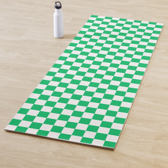 Classic green chequered  yoga mat (In Situ)