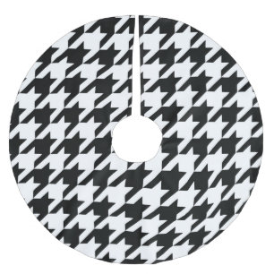 Classic Houndstooth Pattern: Black & White Vintage Brushed Polyester Tree Skirt