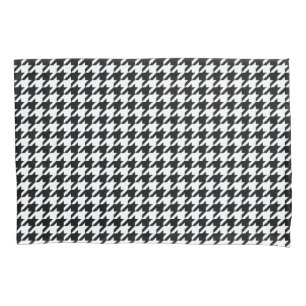 Classic houndstooth pattern Dogstooth check design Pillowcase