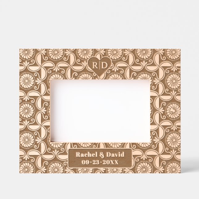 Classic pattern with initias and heart wedding etched frames (Front)