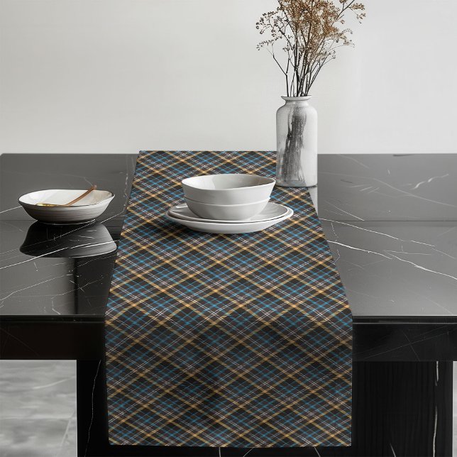Classic Plaid Table Runner – Family Gift Favourite (Classic Plaid Table Runner – Family Gift Favorite)