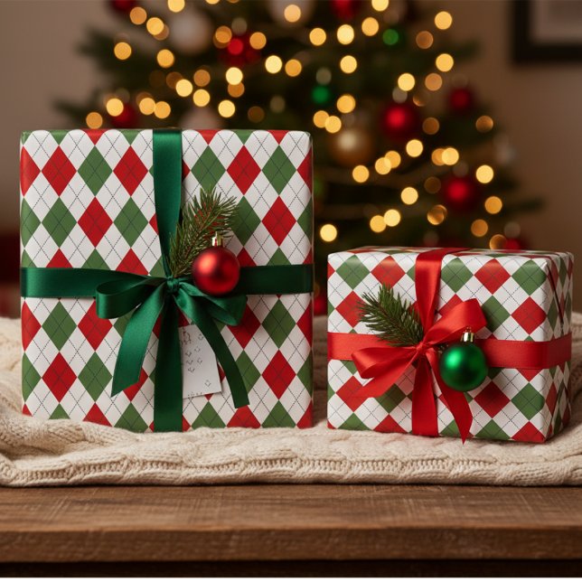 Classic Red and Green Christmas Argyle Diamonds Wrapping Paper (Classic Christmas Red and Green Argyle Diamond Pattern. Elegant and Simple Xmas Gift Wrap for Anyone)
