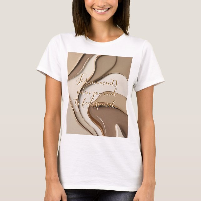 Classic t-shirt in stylish abstract graphic (Front)
