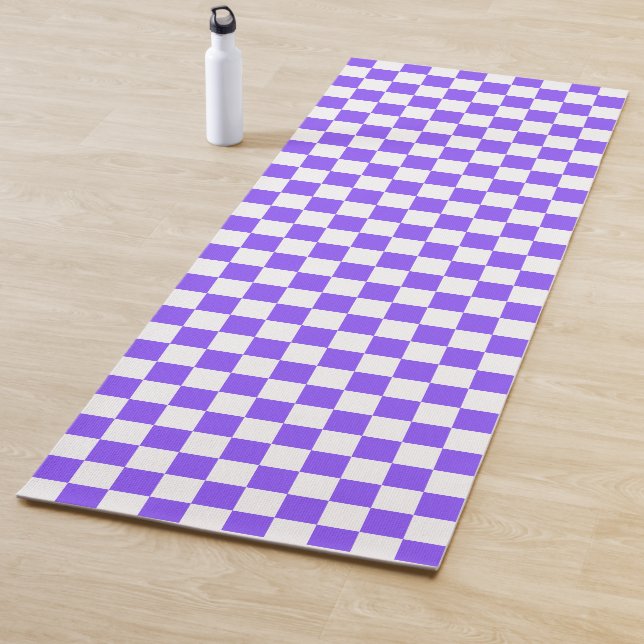 Classic visual purple chequerboard  yoga mat (In Situ)