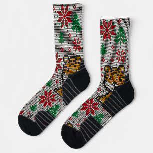 Classy Christmas pattern with ornament in grey men Socks