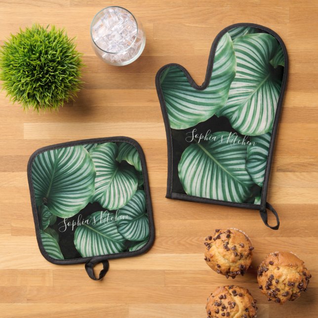 Classy Large Leaf Design, Your Name or Text Oven Mitt & Pot Holder Set (Top Down)