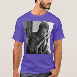 Claudia cardinal actress 3 T-Shirt
