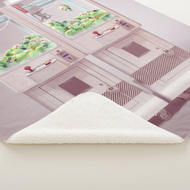 Claw Machine Sherpa Blanket (3/4)