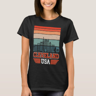 Cleveland Ohio USA Retro Vintage Sunset Skyline Cl T-Shirt