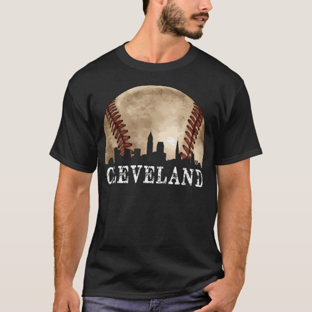 Cleveland Skyline City Vintage Baseball Lover T-Shirt (Front)