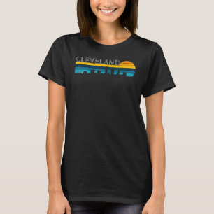 Cleveland Skyline Vintage Retro Sunset Cleveland T-Shirt
