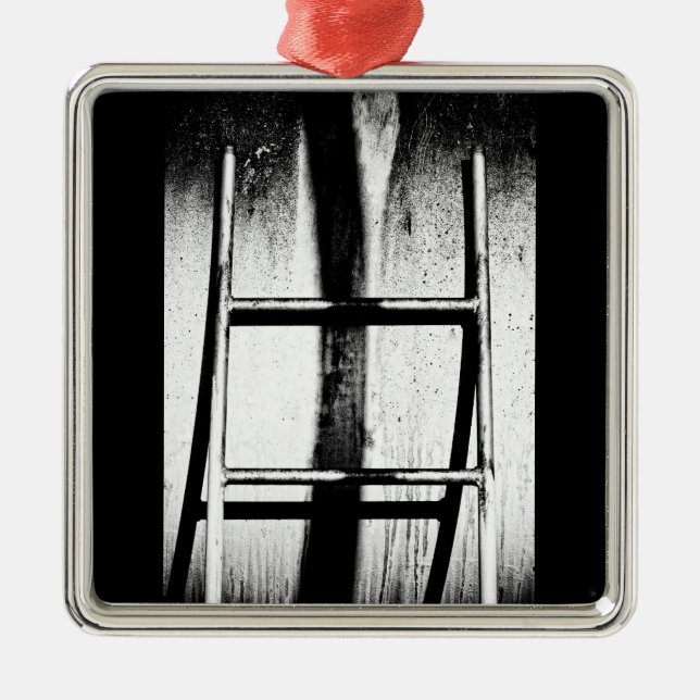 climb across metal tree decoration (Front)