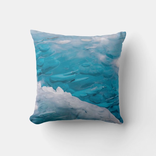 Close-up of blue ice cushion (Front)