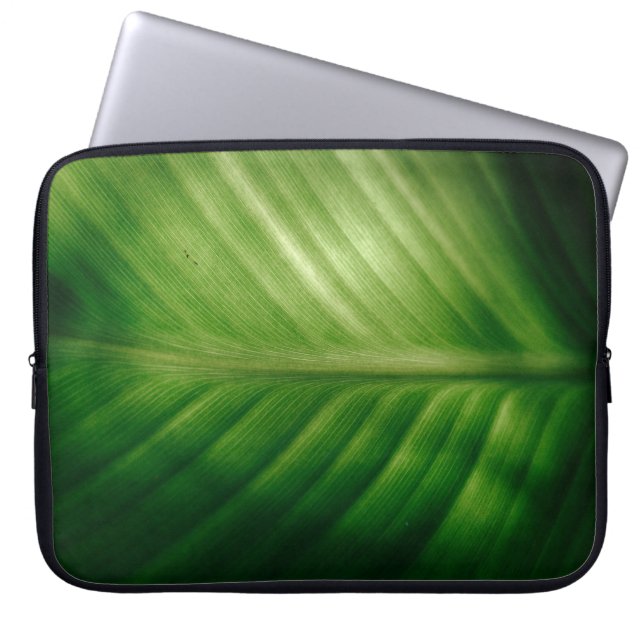 Close-up of green elaf laptop sleeve (Front)
